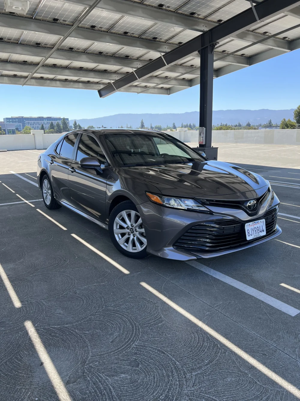 Toyota Camry 2019 - Image 2